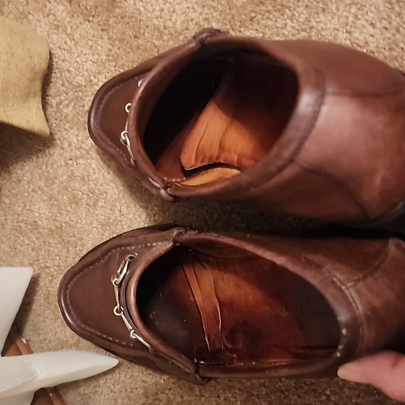 Gucci Horsebit Leather Loafers - Picture 8 of 15